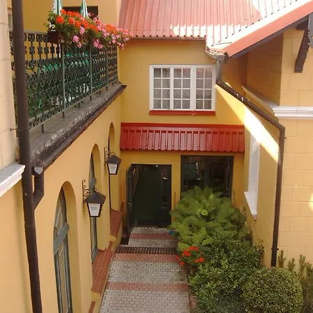 Alga Hotel 2*