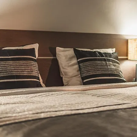 Aparton Apartment *