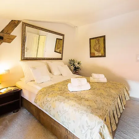 Bed & Breakfast Red 3*