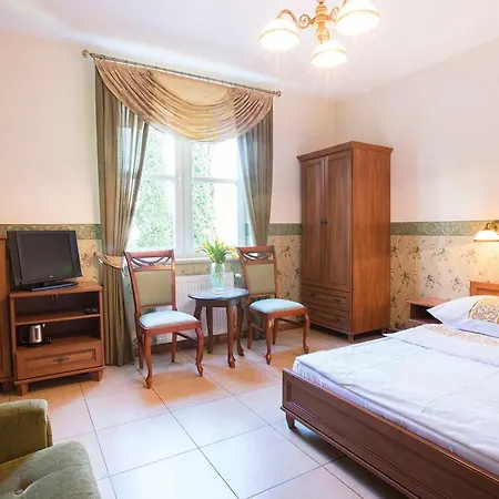 Residenz Selena Bed & Breakfast 2*