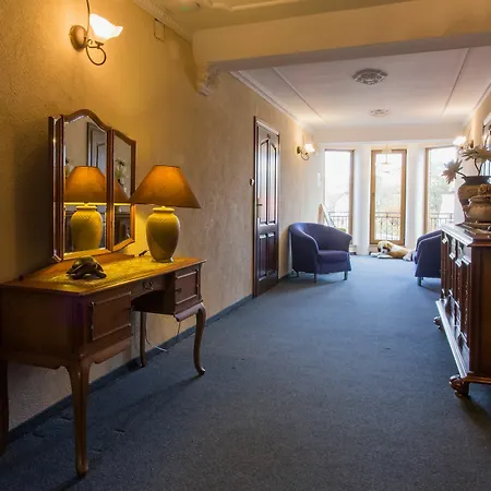 Stach Hotel 2*