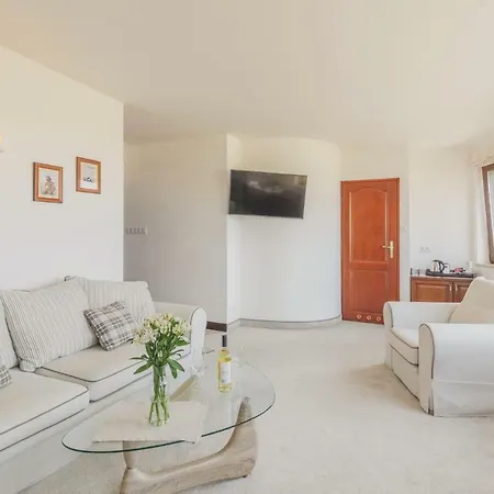 Columbus - Limanowskiego 1 Bed & Breakfast *