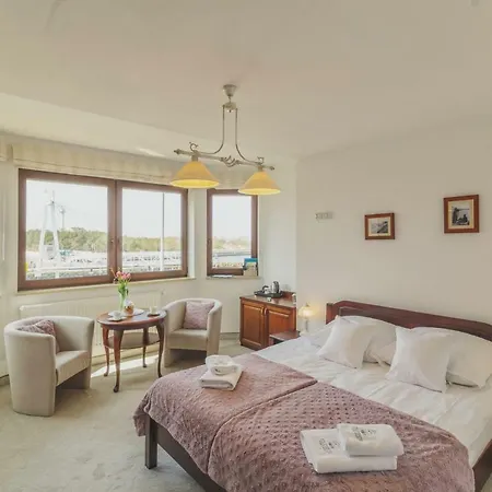 Bed & Breakfast Columbus - Limanowskiego 1 *