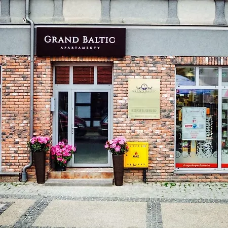 Baltyckie - Grand Baltic - Wifi, Klimatyzacja, Sala Zabaw, Taras Wypoczynkowy, Centrum Ustki Aparthotel Stolpmünde