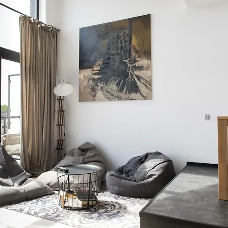 Apartment Port