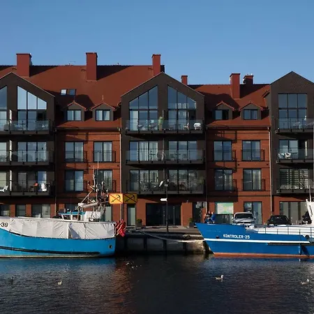 Port Apartment *