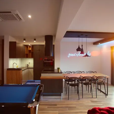 Aquarius Penthouse Apartament *